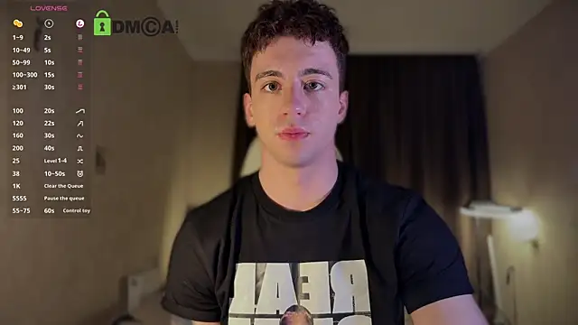 Snapshot of VincentSmith02 chatting on October 14, 2025, 10:27 am VincentSmith02 online show from October 14, 2025, 10:27 am