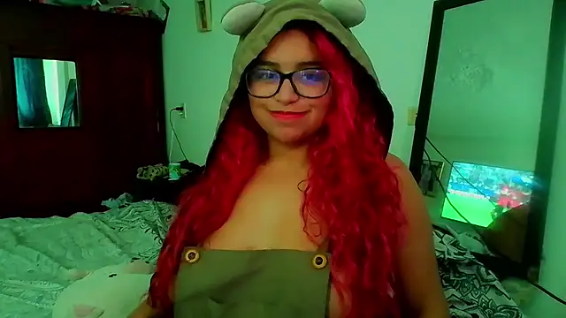 Snapshot of EstefyTabbo chatting on July 7, 2026, 4:33 pm EstefyTabbo online show from July 7, 2026, 4:33 pm