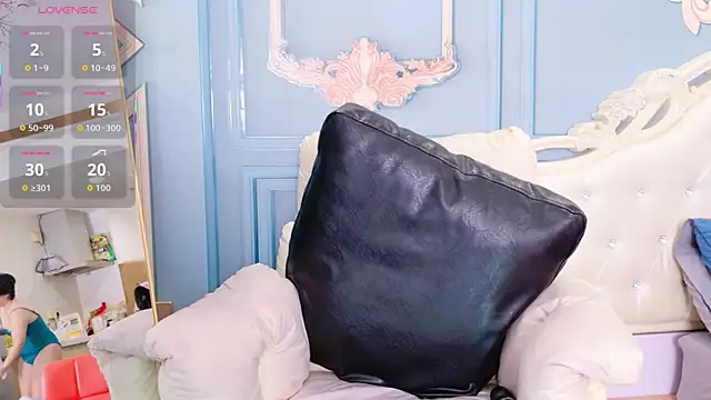 LucianaMe online show from November 26, 2025, 3:40 am