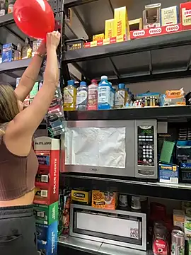 Andrea18 blonde online show from February 11, 2026, 3:39 pm