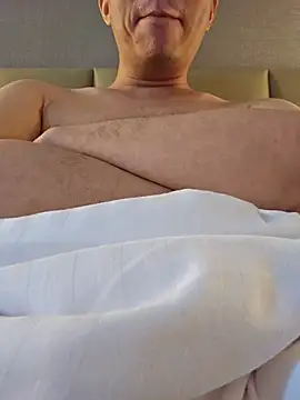 Snapshot of beartopslave chatting on February 15, 2025, 8:54 am beartopslave online show from February 15, 2025, 8:54 am