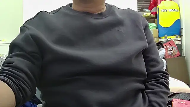 Snapshot of beartopslave chatting on February 18, 2025, 4:05 pm beartopslave online show from February 18, 2025, 4:05 pm