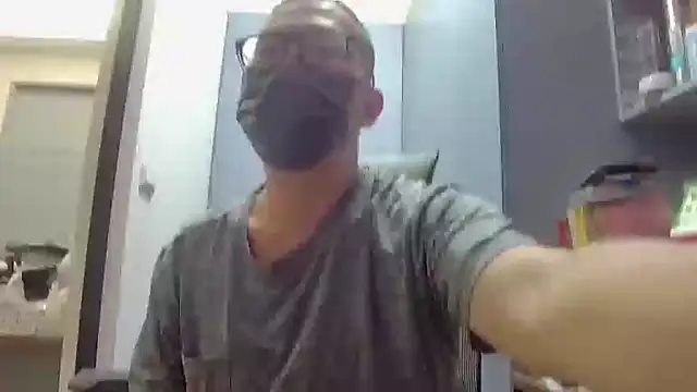 Snapshot of beartopslave chatting on October 12, 2025, 8:57 am beartopslave online show from October 12, 2025, 8:57 am