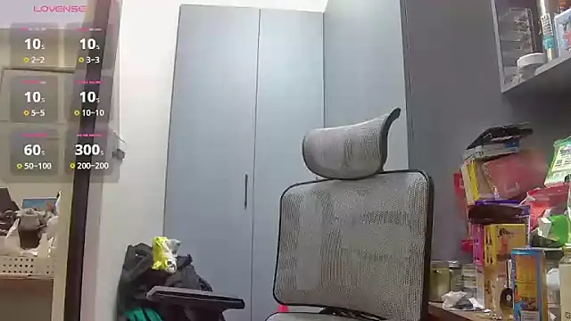 Snapshot of beartopslave chatting on October 13, 2025, 6:02 am beartopslave online show from October 13, 2025, 6:02 am