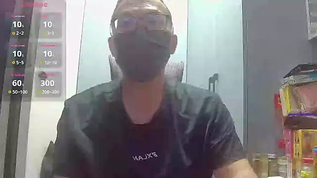 Snapshot of beartopslave chatting on October 14, 2025, 4:13 am beartopslave online show from October 14, 2025, 4:13 am