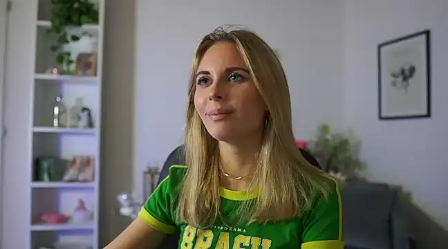 catecrago  online show from February 8, 2025, 1:54 pm