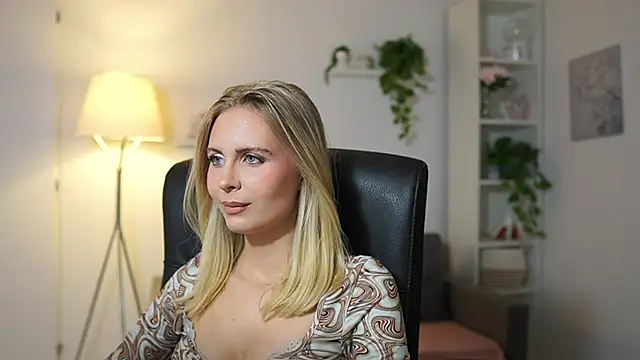 catecrago  online show from October 8, 2025, 1:20 pm