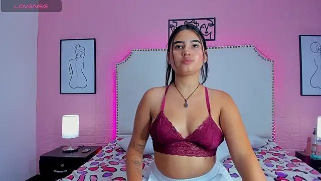  Emma whiitee  online show from October 10, 2025, 3:33 pm