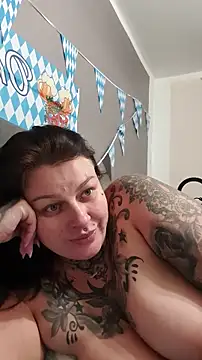 Snapshot of CannabisQueenn chatting on October 3, 2025, 6:38 pm CannabisQueenn online show from October 3, 2025, 6:38 pm