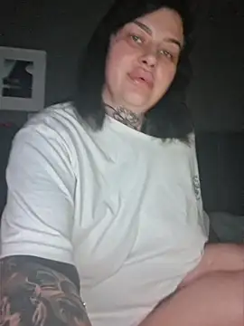 CannabisQueenn online show from April 10, 2026, 7:40 pm