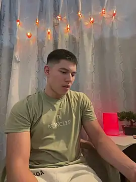 JamesCr  online show from February 10, 2025, 1:35 am