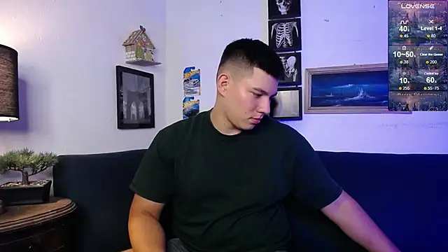 JamesCr  online show from December 16, 2025, 12:37 am