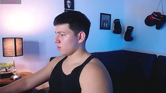 JamesCr  online show from February 26, 2026, 11:48 pm