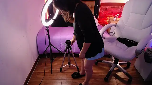 Alexaamoon  online show from February 21, 2025, 4:05 pm