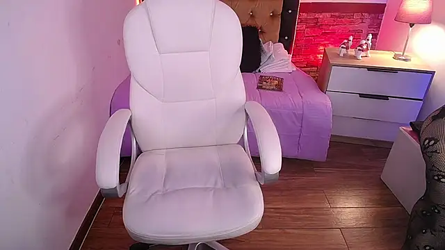 Alexaamoon  online show from February 25, 2025, 2:00 pm