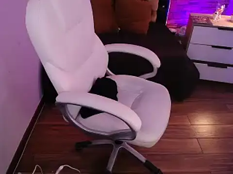 Alexaamoon  online show from March 6, 2025, 7:43 pm