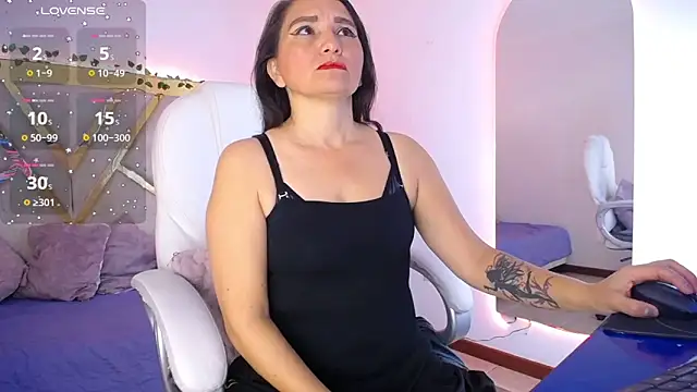 Alexaamoon  online show from November 6, 2025, 3:57 pm