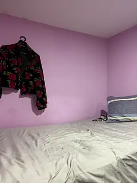 alexiaross96 online show from June 14, 2026, 2:24 am