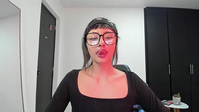 ggor4w33 online show from October 3, 2025, 10:56 am