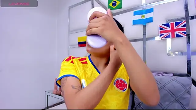 ZoeWan69 online show from June 17, 2026, 1:12 pm