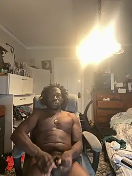 Snapshot of BigDMann40 chatting on October 20, 2025, 11:43 am BigDMann40 online show from October 20, 2025, 11:43 am