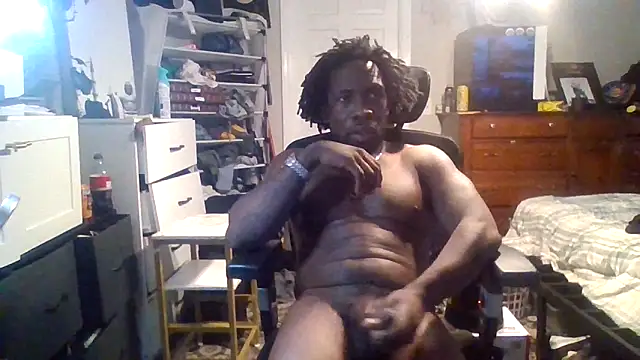 Snapshot of BigDMann40 chatting on December 3, 2025, 8:29 pm BigDMann40 online show from December 3, 2025, 8:29 pm