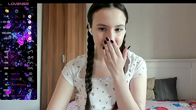 Snapshot of Cute__Nana chatting on October 22, 2025, 6:02 am Cute Nana online show from October 22, 2025, 6:02 am