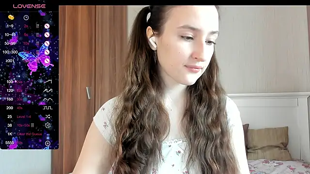 Snapshot of Cute__Nana chatting on October 28, 2025, 7:01 am Cute Nana online show from October 28, 2025, 7:01 am