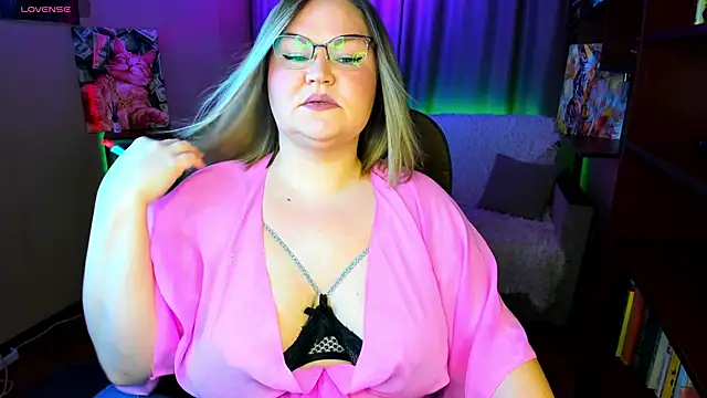 Snapshot of Vivien__wet chatting on January 18, 2026, 12:58 am Vivien wet online show from January 18, 2026, 12:58 am