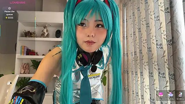 nanaliu6 online show from October 20, 2025, 6:58 am