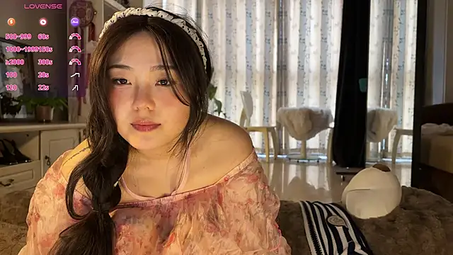 nanaliu6 online show from November 27, 2025, 1:40 am