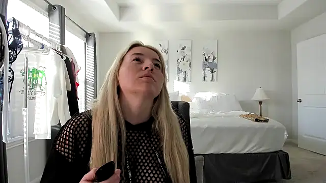 Snapshot of kaliii_jones chatting on March 19, 2025, 11:36 pm kaliii jones online show from March 19, 2025, 11:36 pm