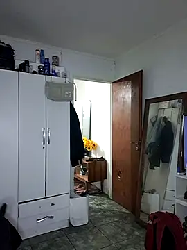 Snapshot of liamlara chatting on November 3, 2025, 12:24 am liamlara online show from November 3, 2025, 12:24 am