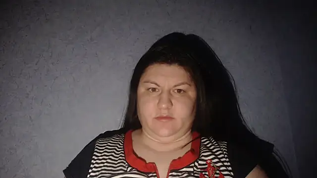 KiraSwee online show from January 13, 2026, 10:37 pm