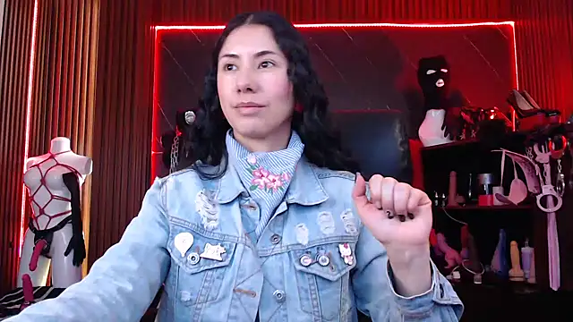 XiaQueen online show from September 13, 2025, 7:35 pm