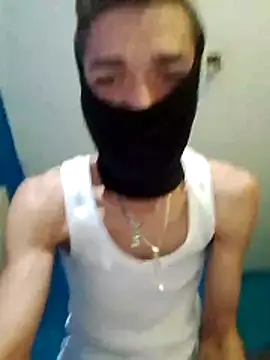 1Dseralmora2 online show from November 13, 2025, 6:40 pm