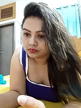 blue-berry07 online show from April 5, 2026, 3:53 pm