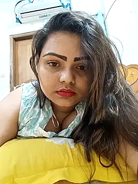 blue-berry07 online show from May 12, 2026, 9:23 pm