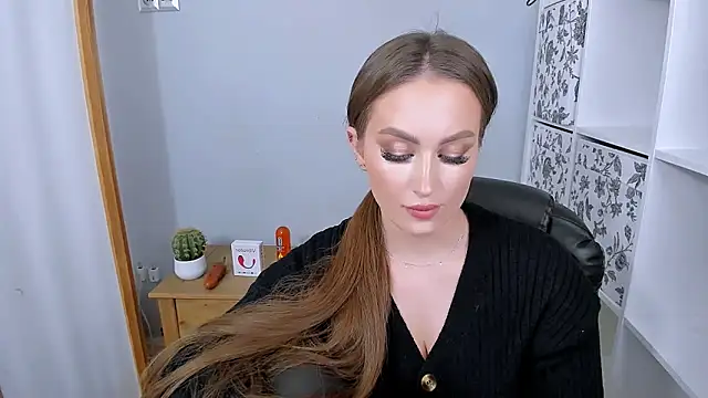 DonnaCam online show from December 19, 2025, 4:36 pm