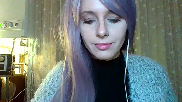 LuminousLady online show from February 17, 2025, 4:20 am