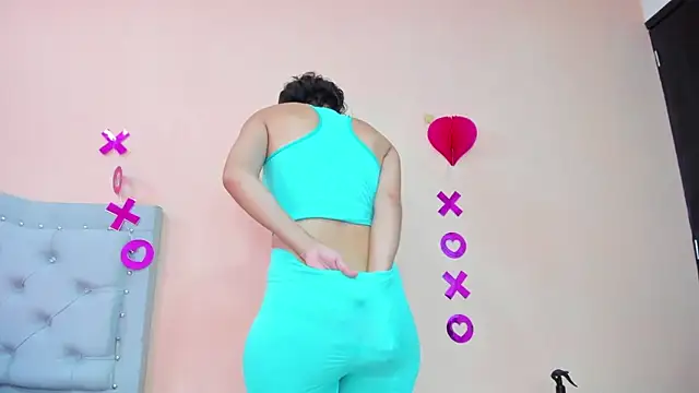 littletammy4u  online show from February 27, 2025, 6:20 pm