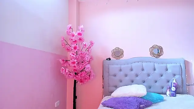 littletammy4u  online show from December 18, 2025, 12:44 pm