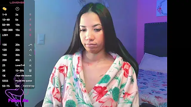 SallyWhitee online show from December 2, 2025, 5:02 am