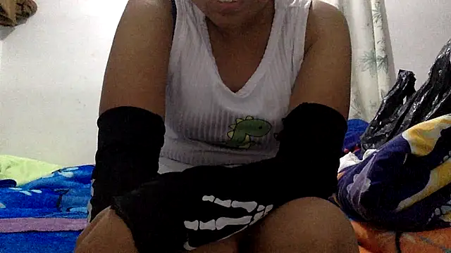 sharonlopez9611 online show from October 20, 2025, 3:07 am