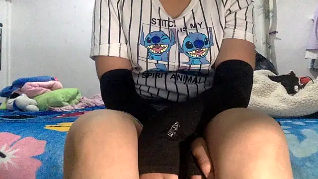 sharonlopez9611 online show from March 16, 2026, 3:12 am