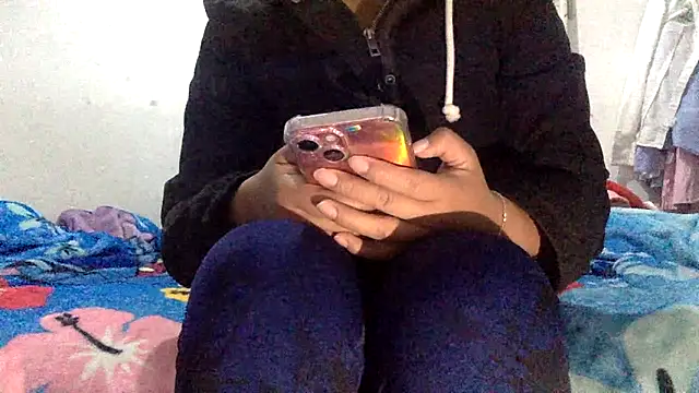 sharonlopez9611 online show from March 22, 2026, 2:59 am