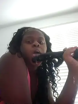 CocoaDoll22 online show from November 10, 2025, 2:16 pm