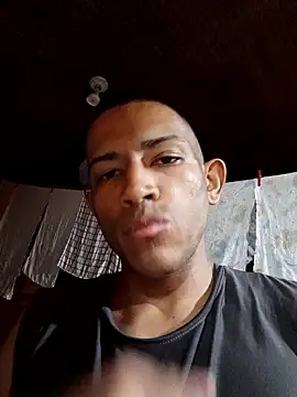 Snapshot of Mineirinho043 chatting on February 3, 2025, 4:57 am Mineirinho043 online show from February 3, 2025, 4:57 am
