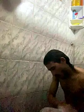 Snapshot of Mineirinho043 chatting on April 27, 2026, 1:03 am Mineirinho043 online show from April 27, 2026, 1:03 am