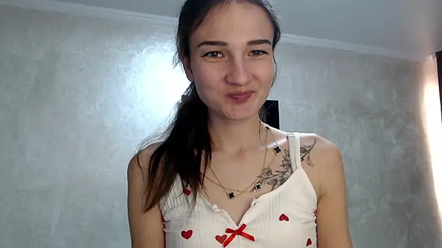 RoyalDessertt online show from December 4, 2025, 8:45 am